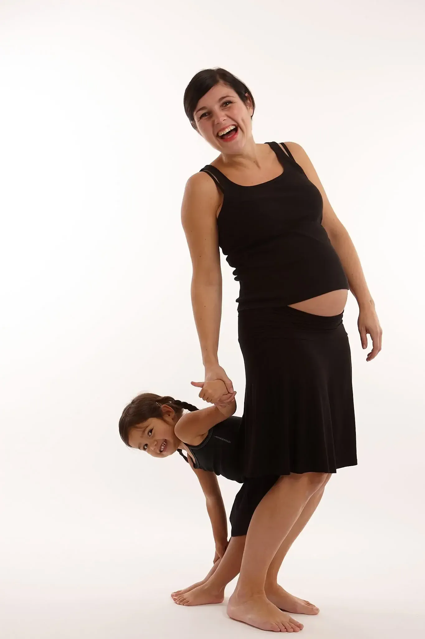 Creatieve zwangerschapsfotoshoot met gezin — foto 2