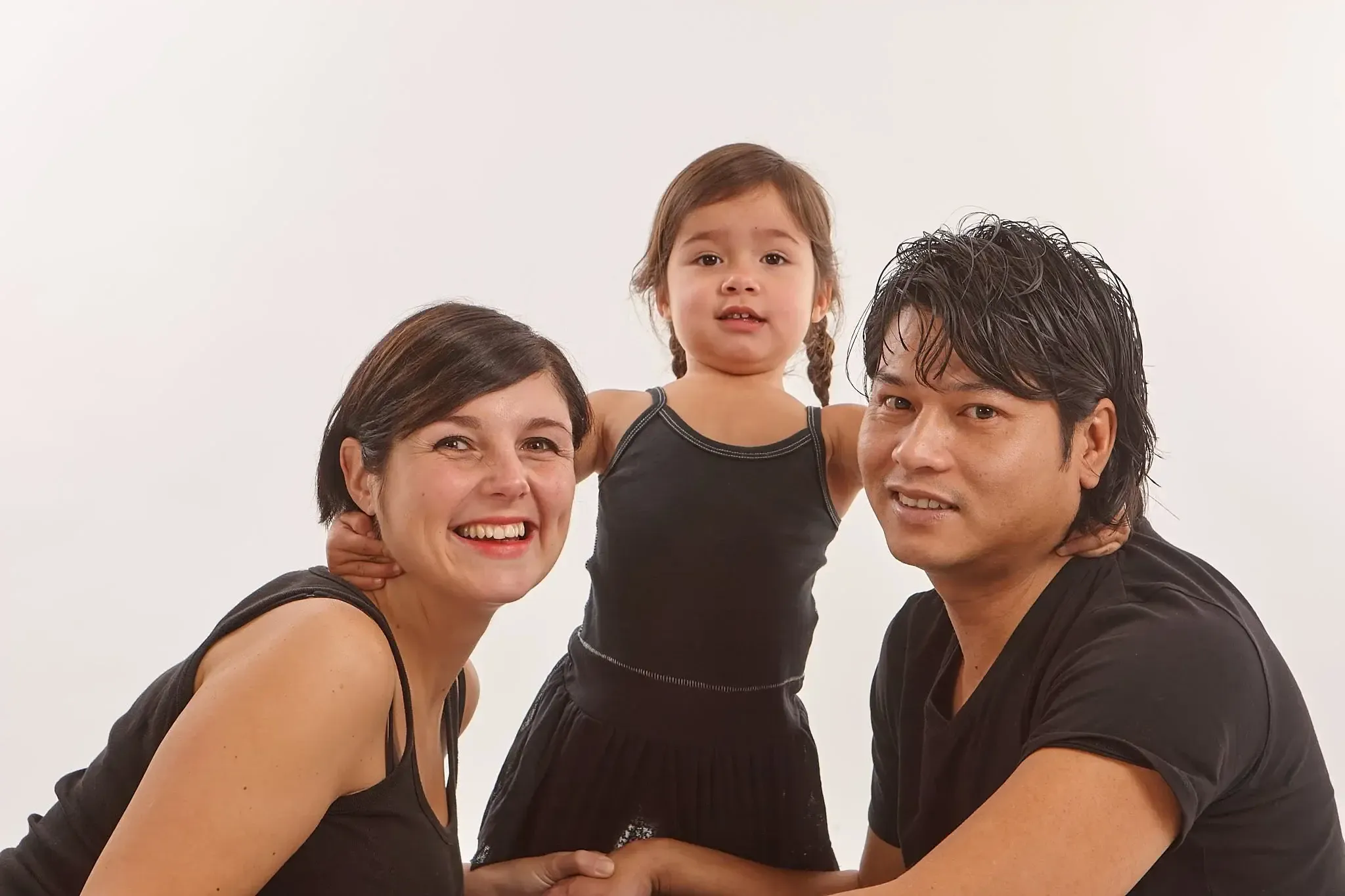 Creatieve zwangerschapsfotoshoot met gezin — foto 4