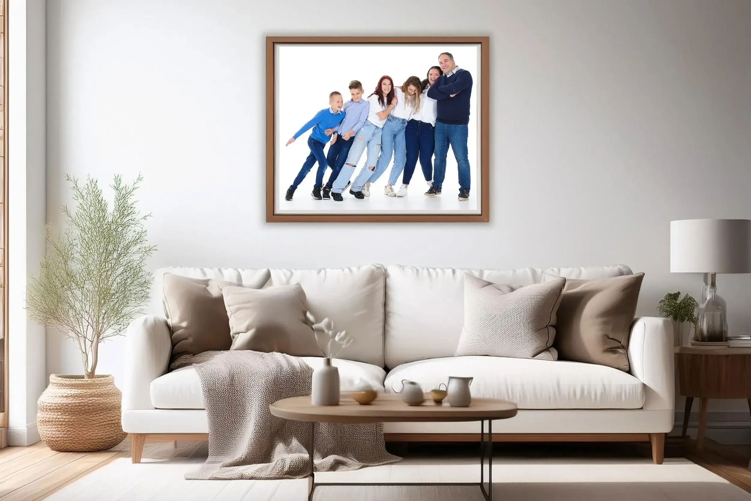 Een canvasafdruk is een stijlvolle toevoeging voor de woonkamer, ideaal voor persoonlijke herinneringen of kunst. Beschikbaar in verschillende formaten en stijlen, zijn ze eenvoudig te personaliseren en passen ze perfect bij je interieur. De textuur voegt diepte toe en ze zijn licht en makkelijk op te hangen.