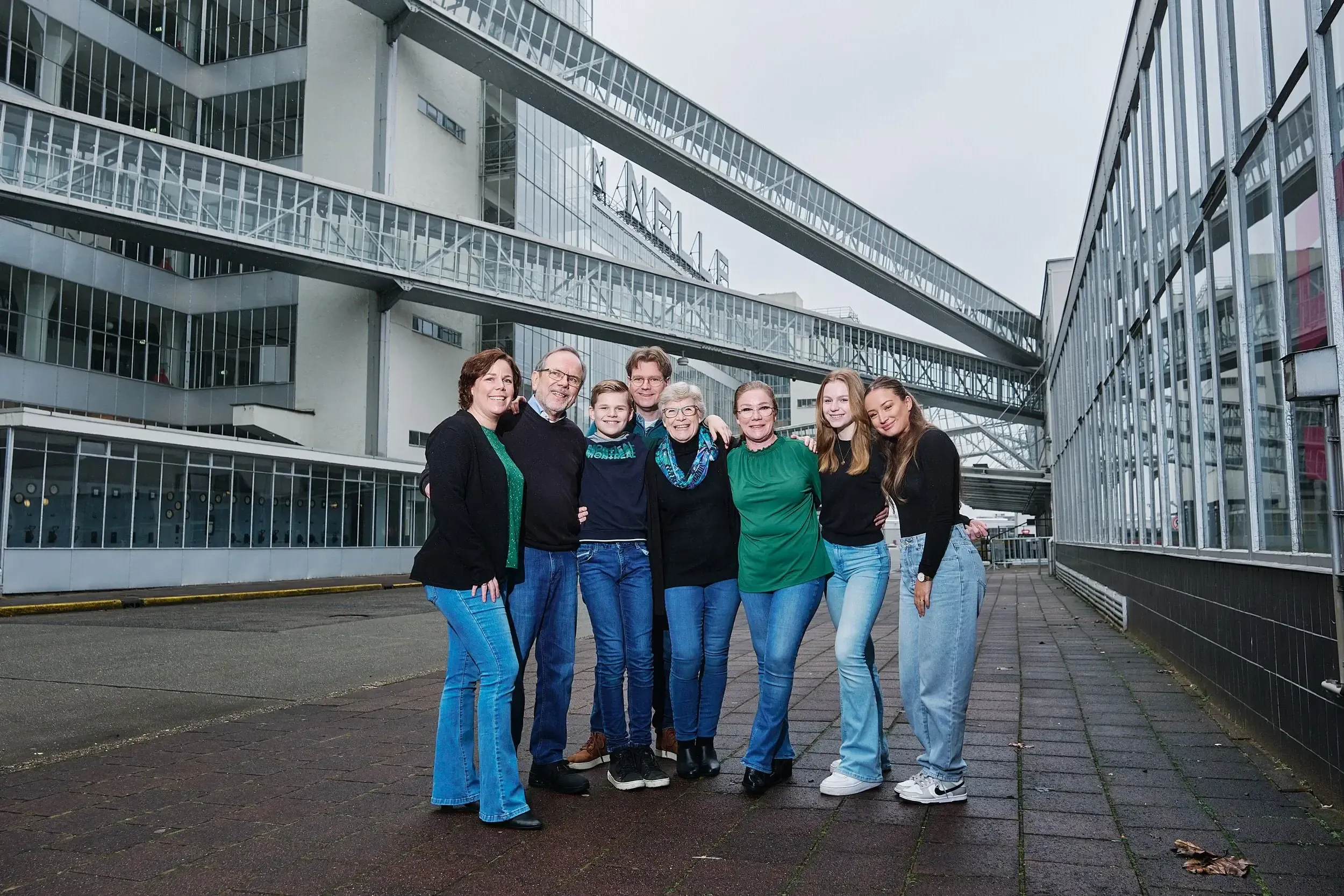 Unieke familie fotoshoot in de iconische Van Nelle Fabriek Rotterdam — foto 5