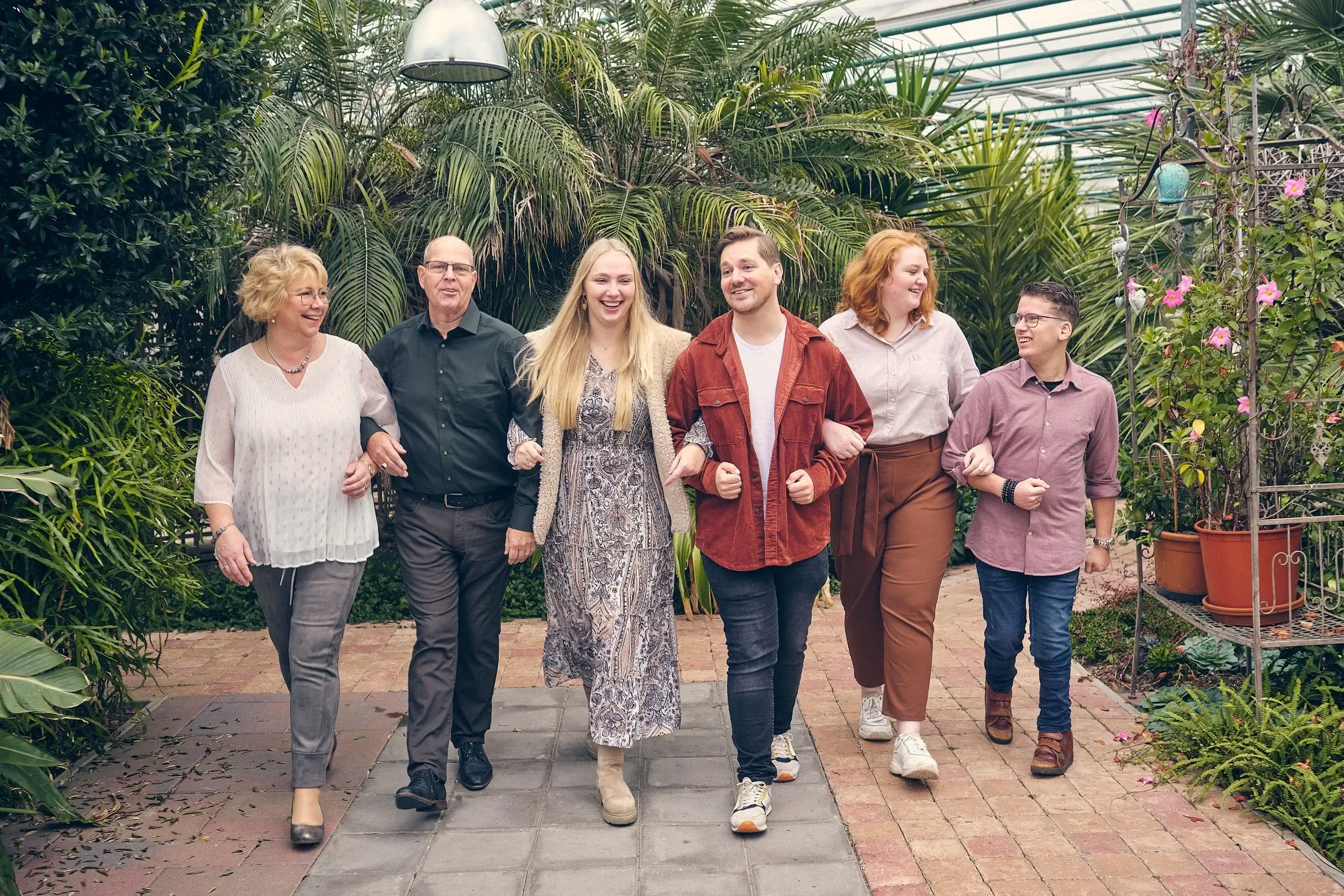 Cover for Zon of Regen: Jouw Familieshoot in De Binnentuin