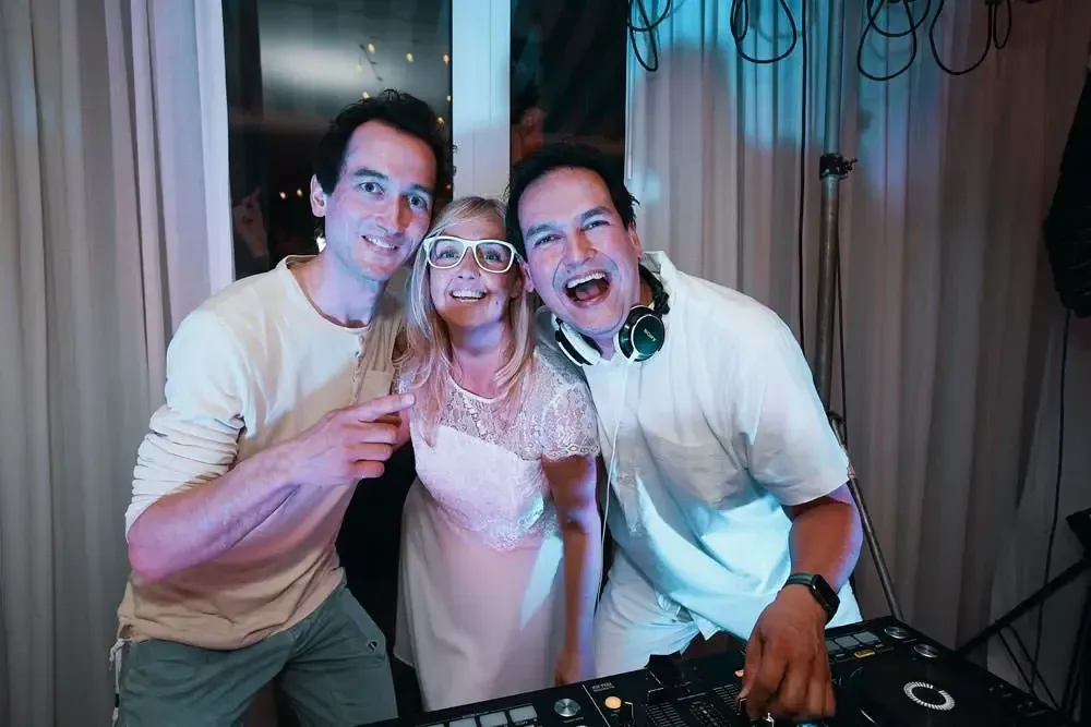 Stef Segers tijdens een DJ-optreden — foto 6